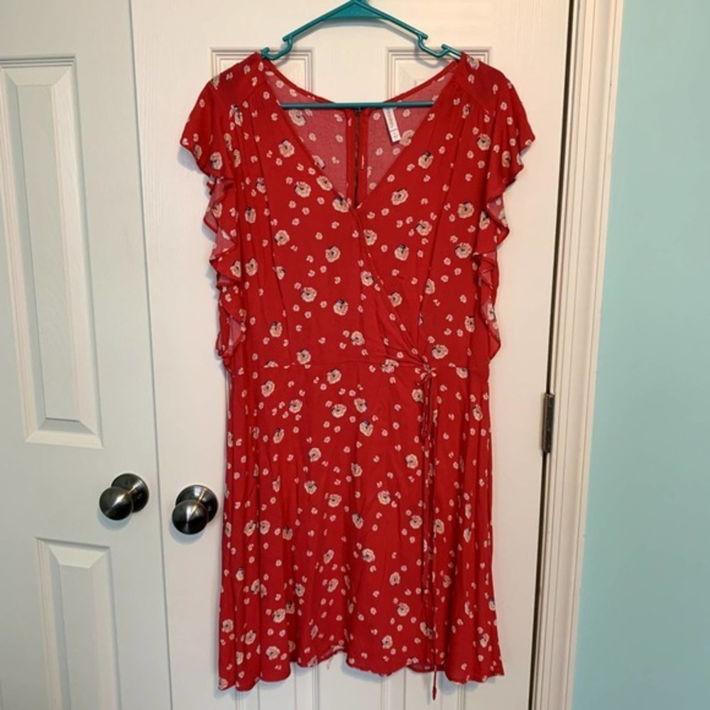 Xhilaration Red Floral Flutter‎ Sleeve Wrap Dress Women's Size Large